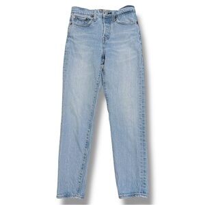 Levi’s Wedgie Fit Jeans Light Wash Size 24